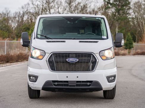 Used 2023 Ford Transit 350 XLT image 2