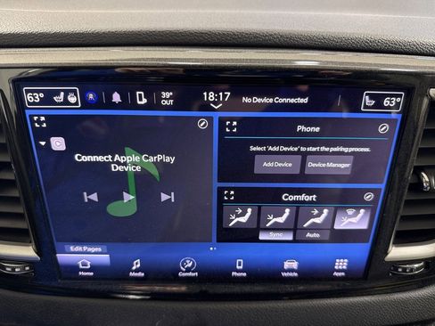 Used 2024 Chrysler Pacifica Touring-L image 34