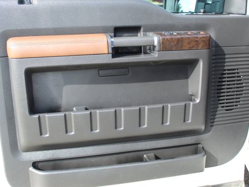 Used 2015 Ford F250 Platinum image 10