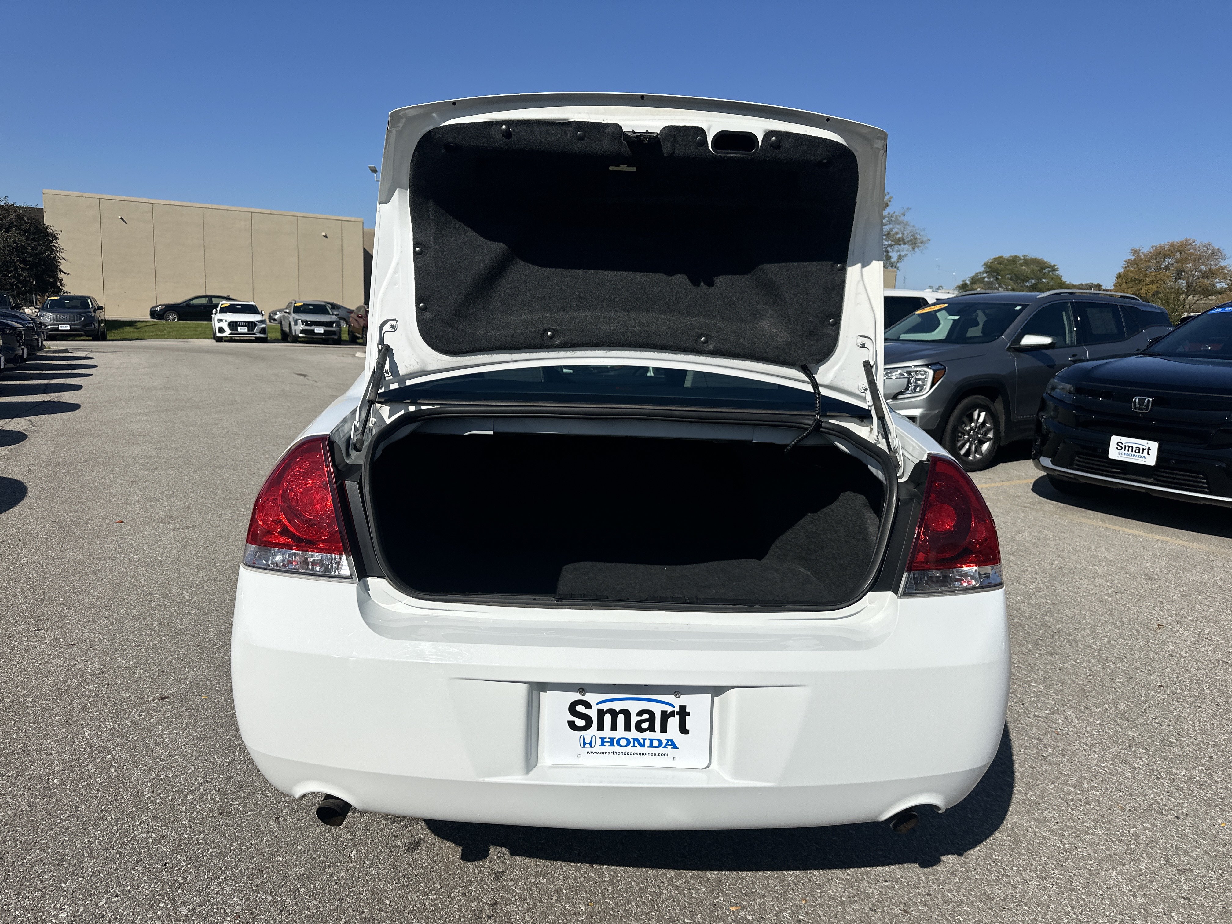 Used 2014 Chevrolet Impala LT w/ LT Sunroof Package FWD image 10