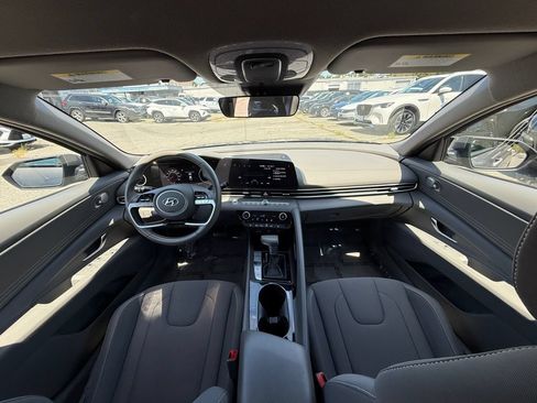 Used 2023 Hyundai Elantra SEL w/ Convenience Package FWD image 23