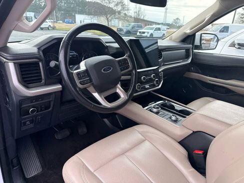 Used 2023 Ford Expedition Max XLT image 15