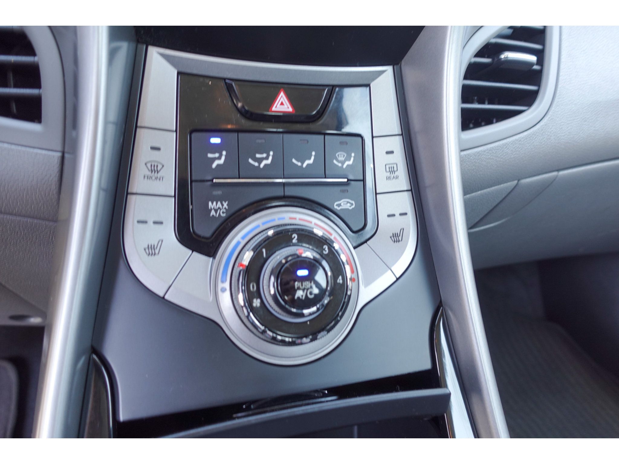 Used 2013 Hyundai Elantra FWD image 19
