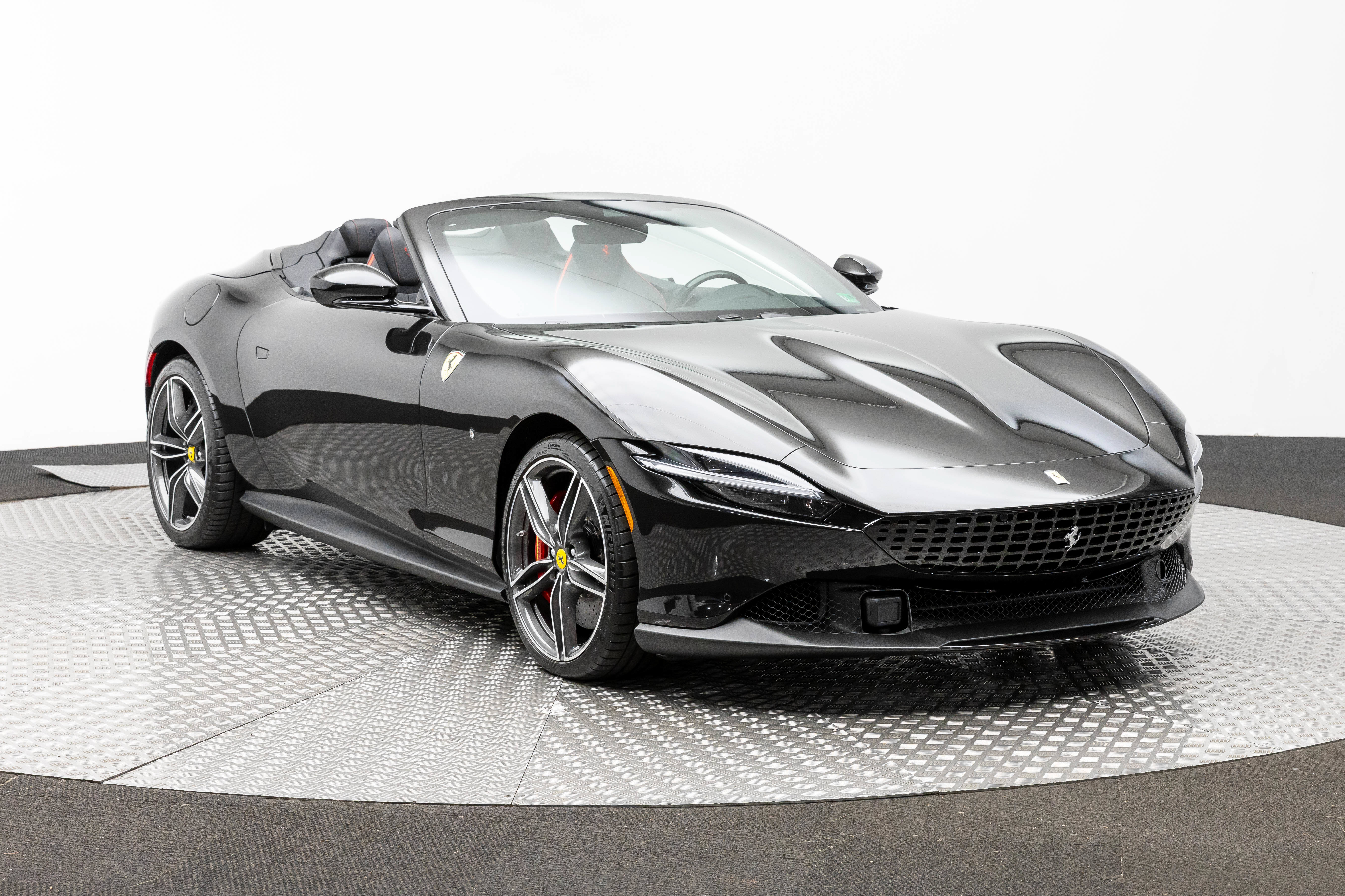 Certified 2025 Ferrari Roma Spider RWD image 11