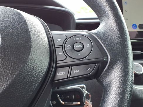 Used 2025 Toyota Corolla LE FWD image 24