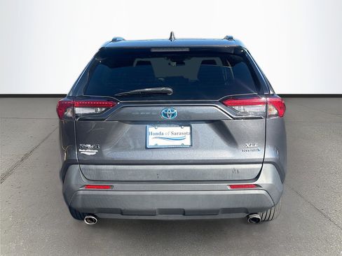 Used 2022 Toyota RAV4 XLE image 5