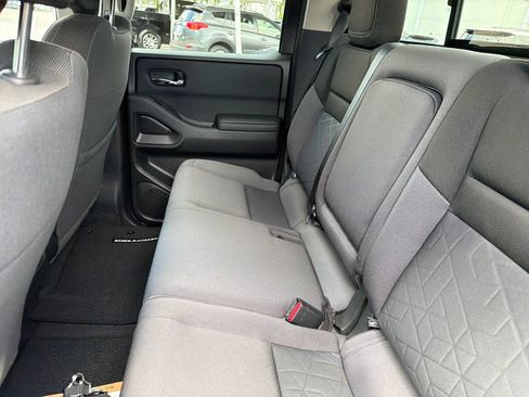 Certified 2025 Nissan Frontier SV RWD image 29