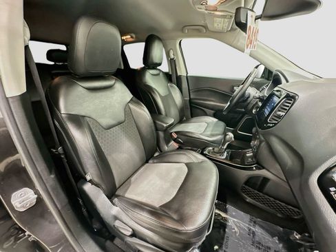 Used 2019 Jeep Compass Latitude FWD image 26