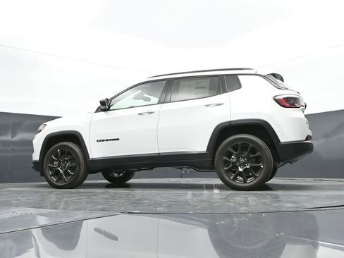 New 2026 Jeep Compass Latitude image 42