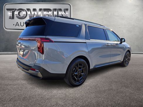 Certified 2025 Kia Carnival SX Prestige image 5