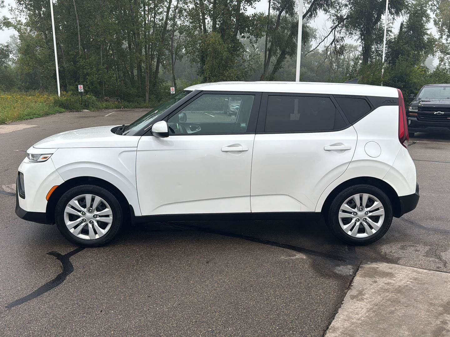 Used 2020 Kia Soul LX FWD image 2