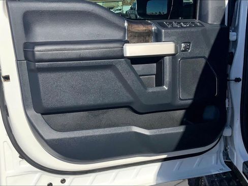 Used 2022 Ford F250 Lariat w/ Tremor Off-Road Package AWD/4WD image 22