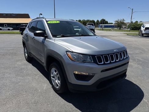 Used 2021 Jeep Compass Sport w/ Cold Weather Group AWD/4WD image 15