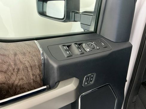 Used 2019 Ford F350 Lariat w/ Lariat Ultimate Package image 9