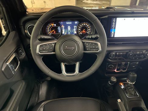 New 2026 Jeep Wrangler Unlimited Sahara AWD/4WD image 13