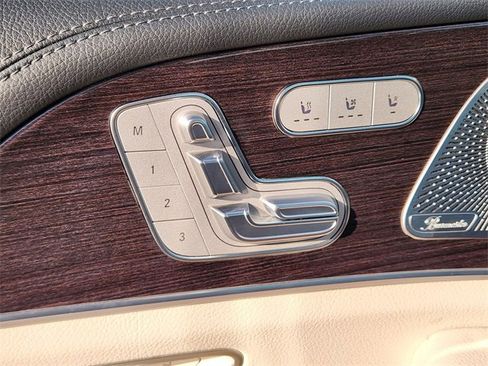 Used 2022 Mercedes-Benz GLS 450 4MATIC image 23