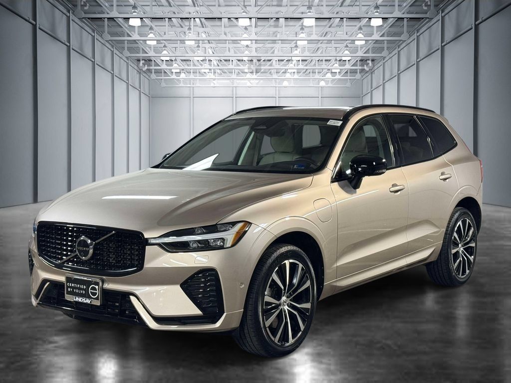 Used 2023 Volvo XC60 T8 Plus w/ Climate Package AWD/4WD image 1
