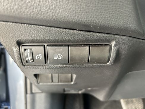 Certified 2025 Toyota Corolla Cross XLE FWD image 14