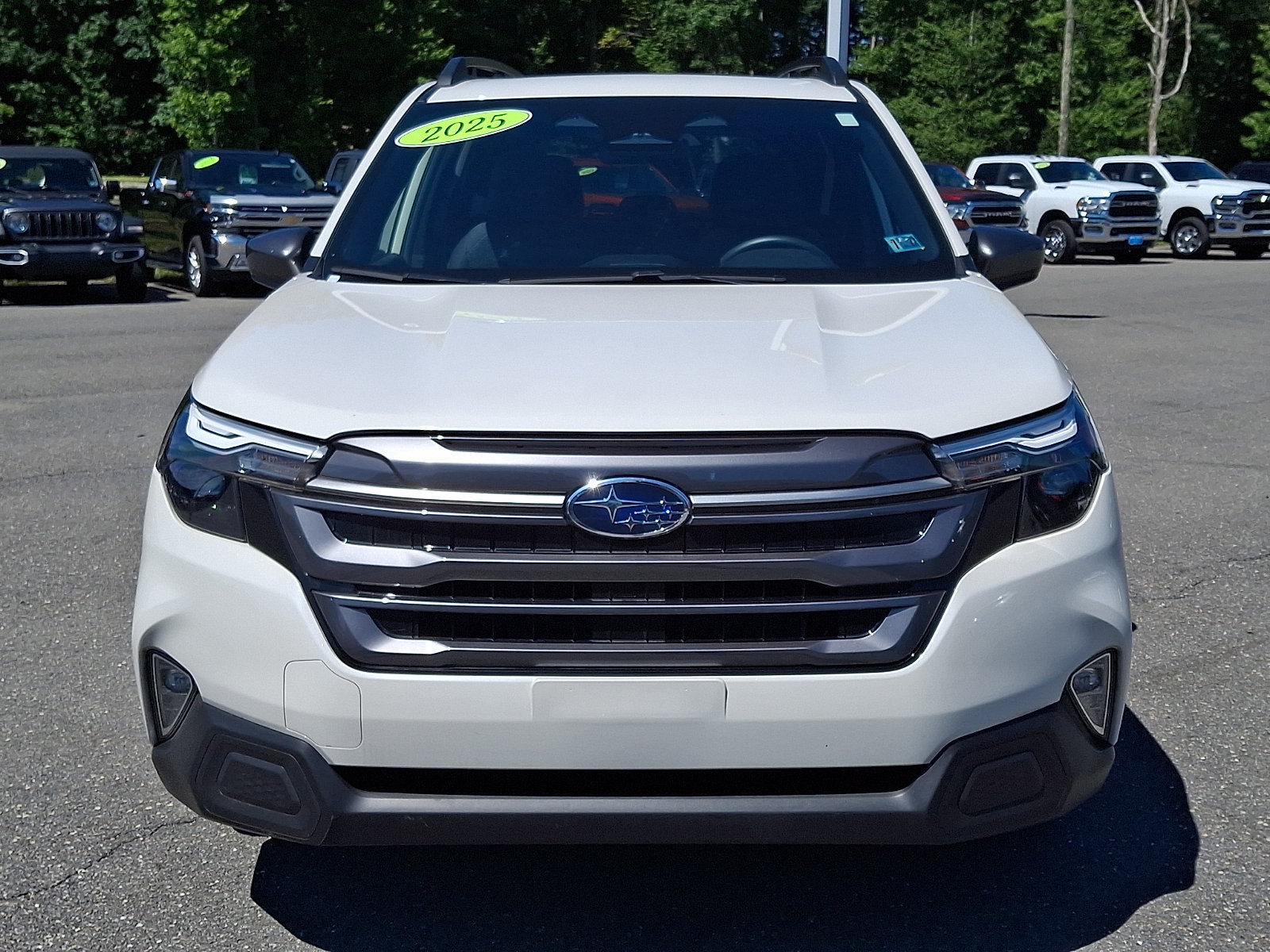 Used 2025 Subaru Forester Premium AWD/4WD image 2
