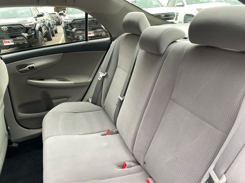 Used 2013 Toyota Corolla LE image 31