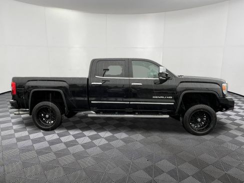 Used 2015 GMC Sierra 3500 Denali image 7