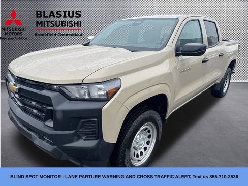 Used 2024 Chevrolet Colorado W/T RWD image 10