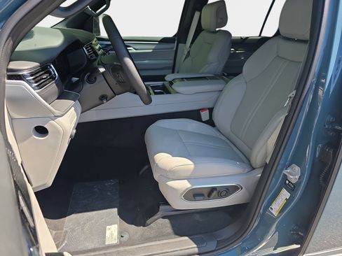 New 2026 Jeep Grand Wagoneer L Limited AWD/4WD image 12