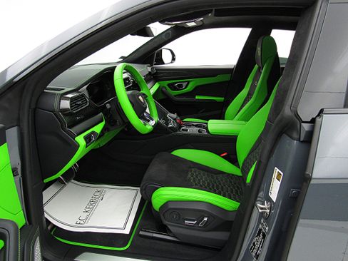 Used 2022 Lamborghini Urus AWD/4WD image 42