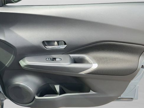 Used 2021 Nissan Kicks SV image 10