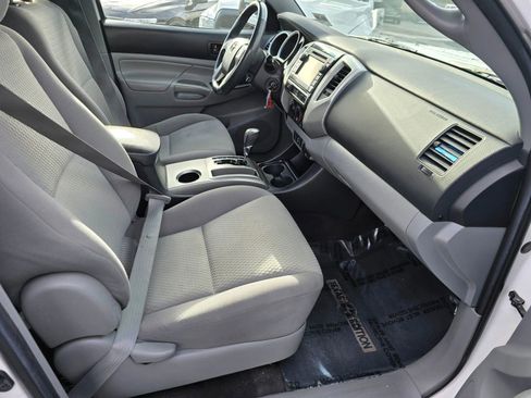 Used 2012 Toyota Tacoma PreRunner image 12