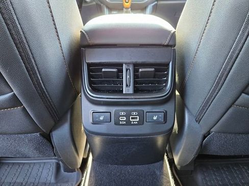 Used 2025 Subaru Outback Wilderness AWD/4WD image 10