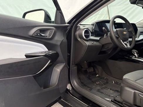 New 2026 Chevrolet Trax LT FWD image 31