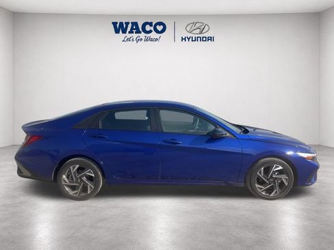 Used 2025 Hyundai Elantra Sport FWD image 8