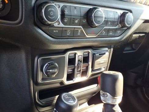 New 2026 Jeep Gladiator Sport AWD/4WD image 9