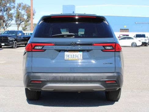 Used 2024 Toyota Grand Highlander FWD image 4
