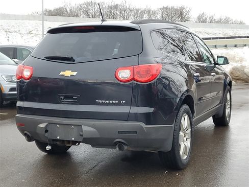 Used 2011 Chevrolet Traverse LT w/ Personal Connectivity Package image 3