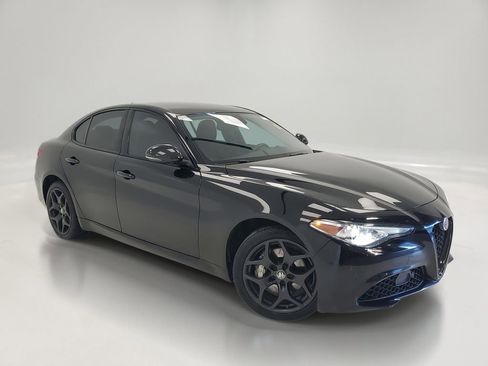 Used 2021 Alfa Romeo Giulia Sprint w/ Nero Edizione image 1