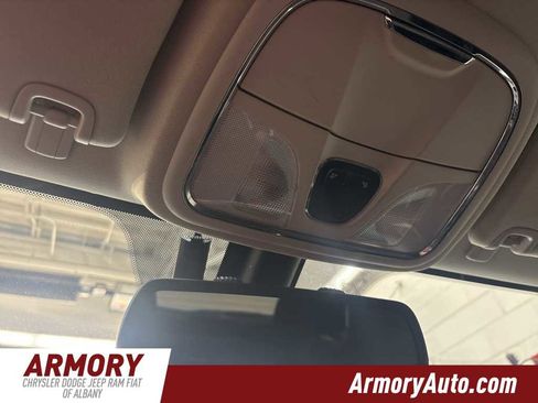 Used 2017 Jeep Cherokee Latitude image 21