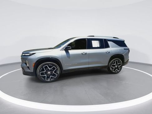 Used 2026 Chevrolet Traverse High Country FWD image 6