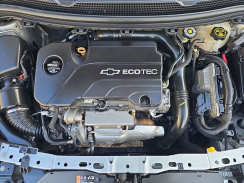 Used 2017 Chevrolet Cruze LT image 14