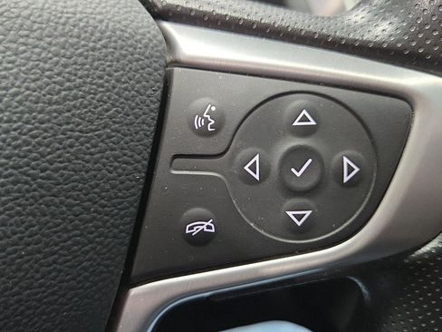 Used 2024 GMC Terrain SLE image 18