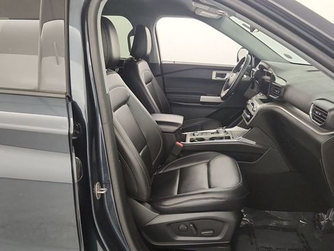 Used 2024 Ford Explorer XLT w/ Equipment Group 202A image 31