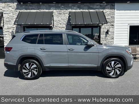 Used 2025 Volkswagen Atlas SEL AWD/4WD image 8