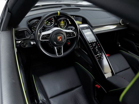 Used 2015 Porsche 918 Spyder AWD/4WD image 23
