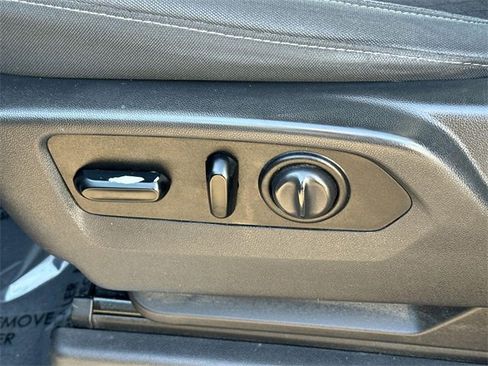 Used 2021 Chevrolet Silverado 1500 LT image 32