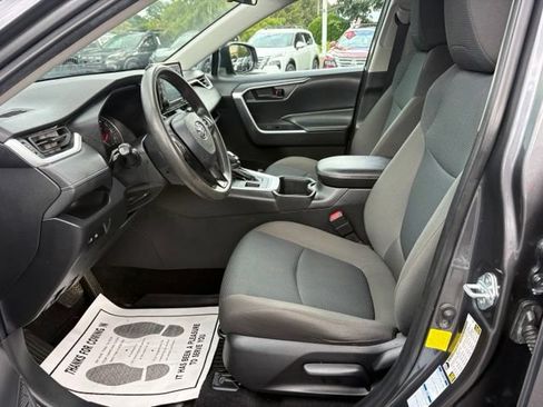 Used 2022 Toyota RAV4 LE AWD/4WD image 12