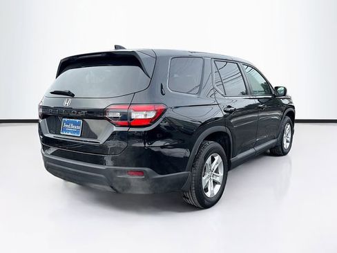 Certified 2023 Honda Pilot LX image 7
