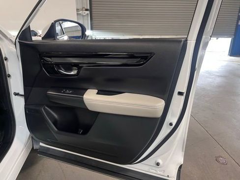 Used 2024 Honda CR-V EX-L image 11