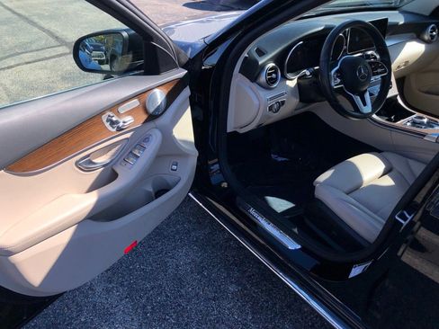 Used 2021 Mercedes-Benz C 300 4MATIC Sedan w/ Premium Package image 11