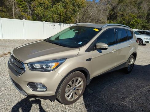 Used 2017 Ford Escape Titanium image 5